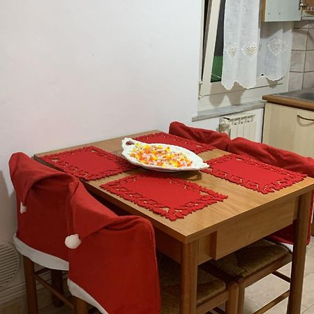 Casa Flea - Holiday Apartment With 2 Bedrooms グアルド・タディーノ エクステリア 写真