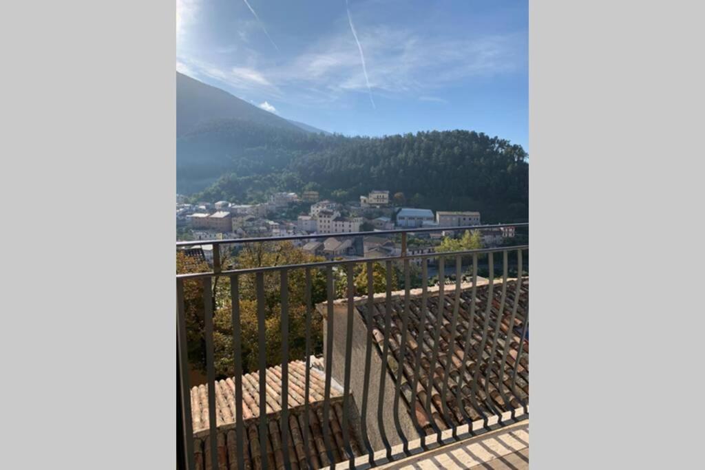 Casa Flea - Holiday Apartment With 2 Bedrooms グアルド・タディーノ エクステリア 写真