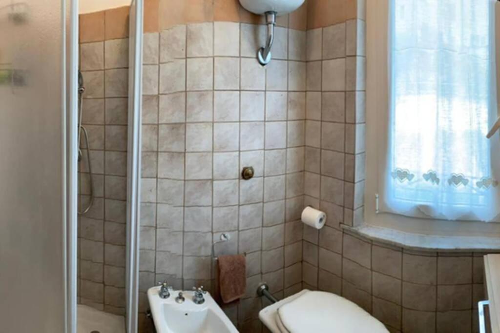 Casa Flea - Holiday Apartment With 2 Bedrooms グアルド・タディーノ エクステリア 写真