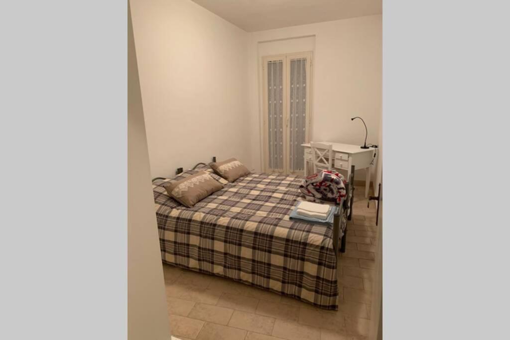 Casa Flea - Holiday Apartment With 2 Bedrooms グアルド・タディーノ エクステリア 写真