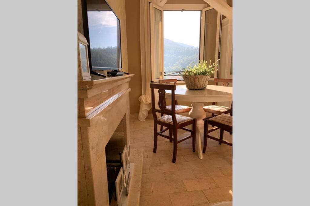Casa Flea - Holiday Apartment With 2 Bedrooms グアルド・タディーノ エクステリア 写真